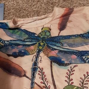 Dragonfly Graphic Tee in Pink and Blue